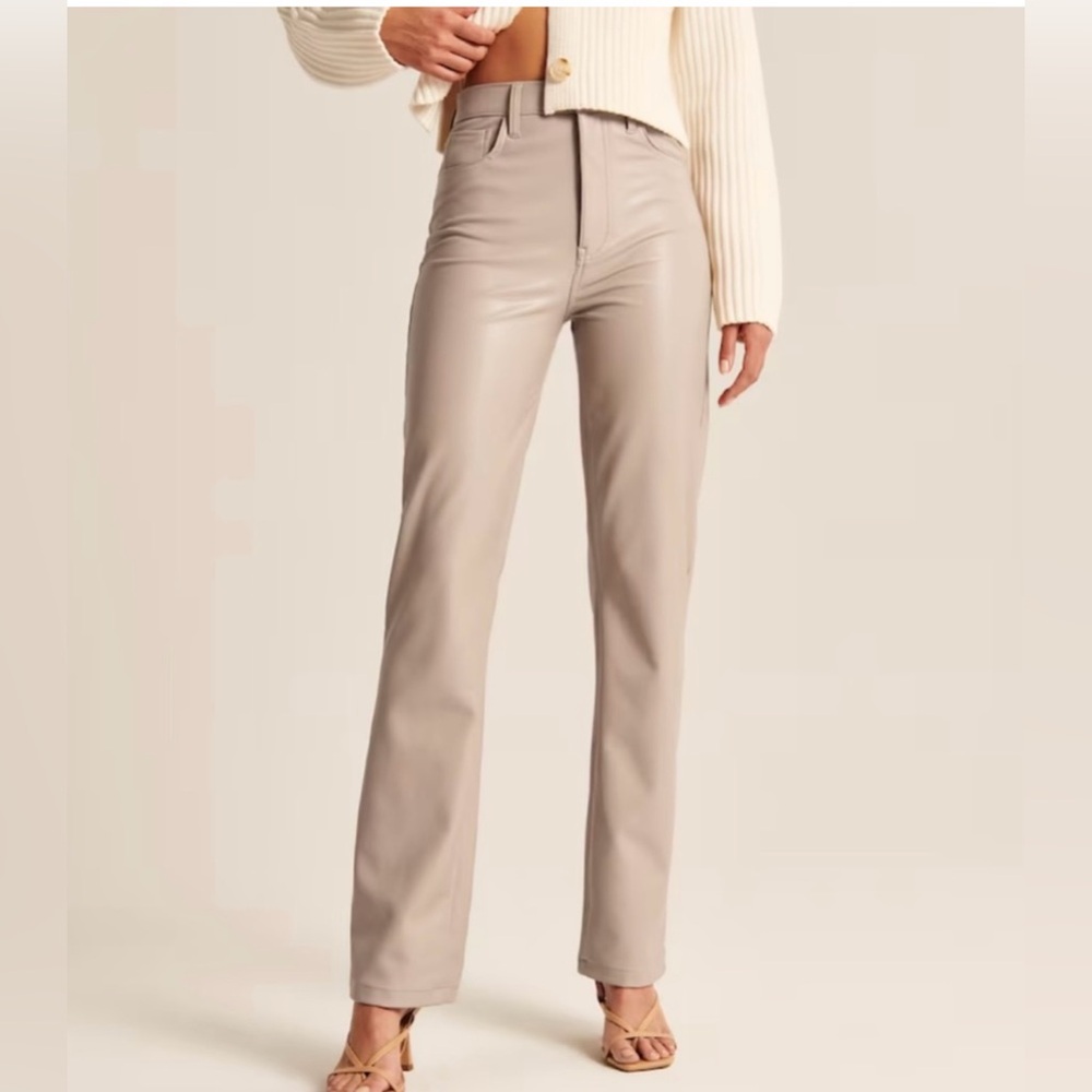 Abercrombie & Fitch 90’s High Rise Cream Pants